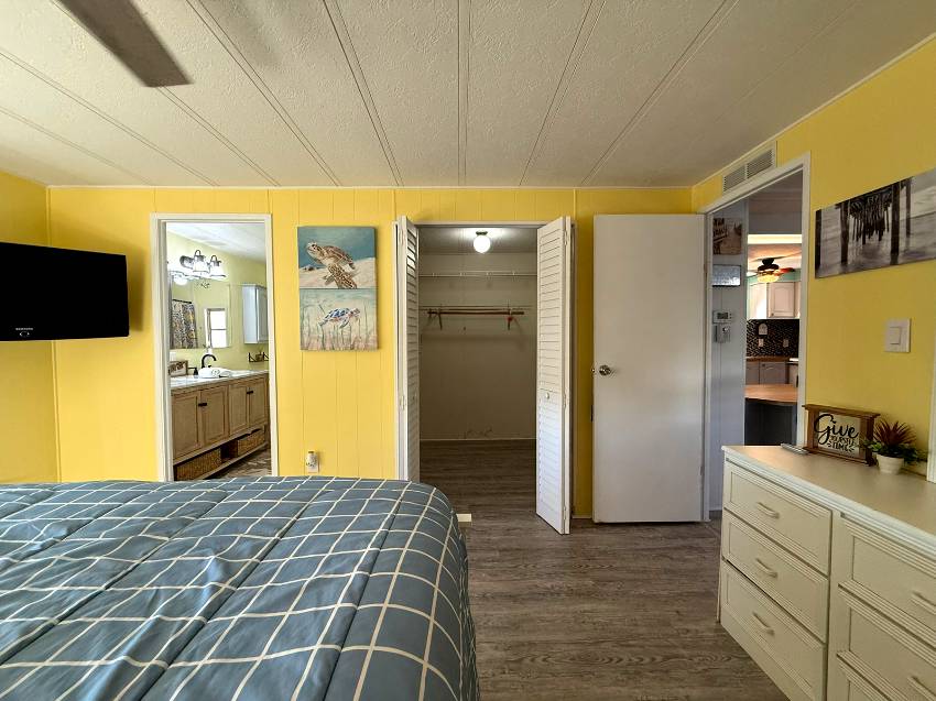 7924 Desoto Dr a Ellenton, FL Mobile or Manufactured Home for Sale